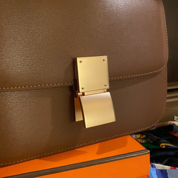 Small Classic Bag in Box Premium Saffiano Leather |Brown Camel |Rose Gold Clasp - Picture 9 of 16